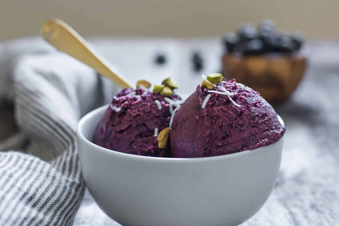 healthy, blueberry frozen yogurt, low-calorie, weight loss, Malta nutritionist