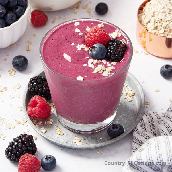 Oat and berry cholesterol-friendly smoothie with flaxseed and walnuts – Karma Clinic Malta